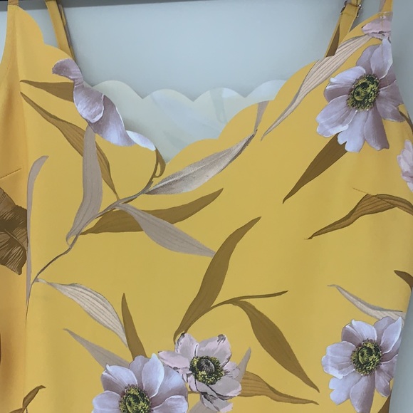 Ted Baker Yellow Floral Tank w/Scalloped Neckline. Excellent condition. Size 1. - Picture 3 of 5